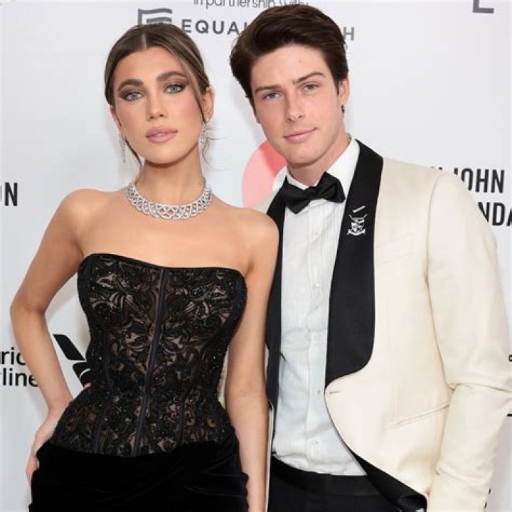 Split alert! TikTok stars Blake Gray announced his split with Amelie Zilber after two years of dating Amelie and Blake have amicably decided to split up