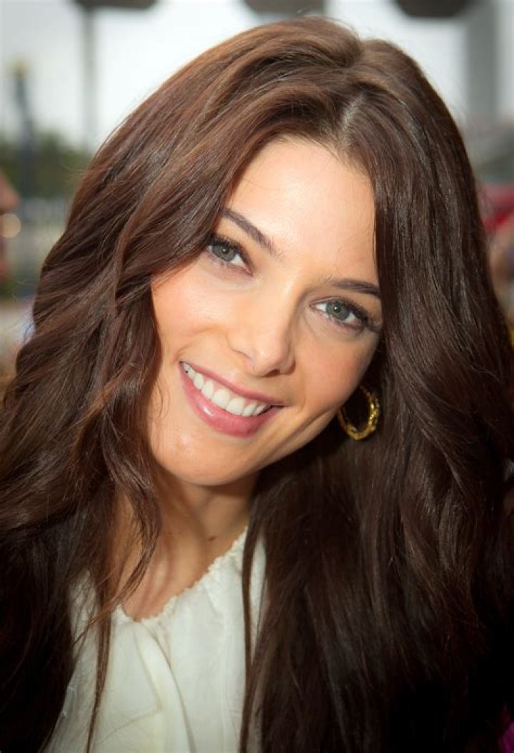 Ashley Greene Bio (Wiki) 
