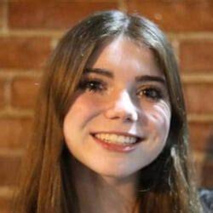 Ashley Stobbart - Age, Family, Bio