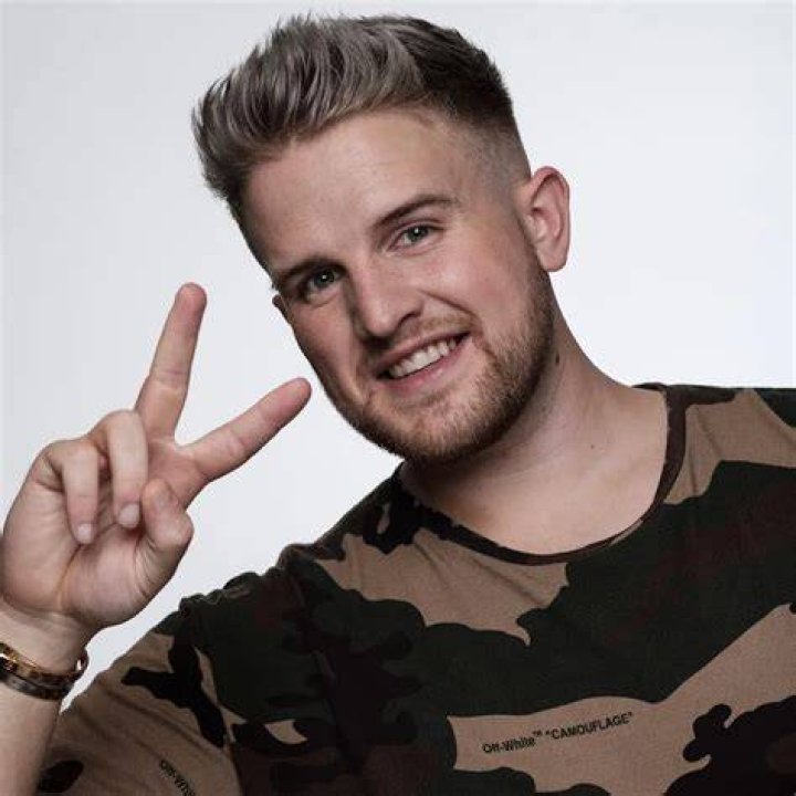 Ben Phillips - Age, Family, Bio