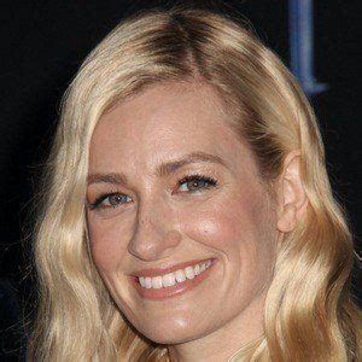 Beth Behrs - Age, Family, Bio
