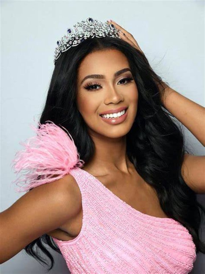 Breanna Myles Bio (Wiki) 