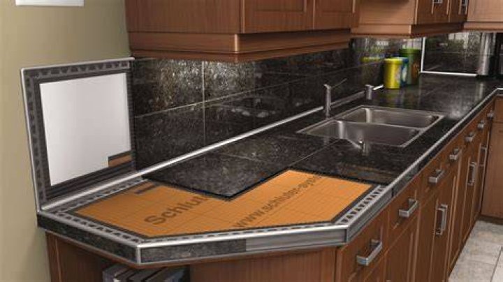 Can you tile a laminate countertop?