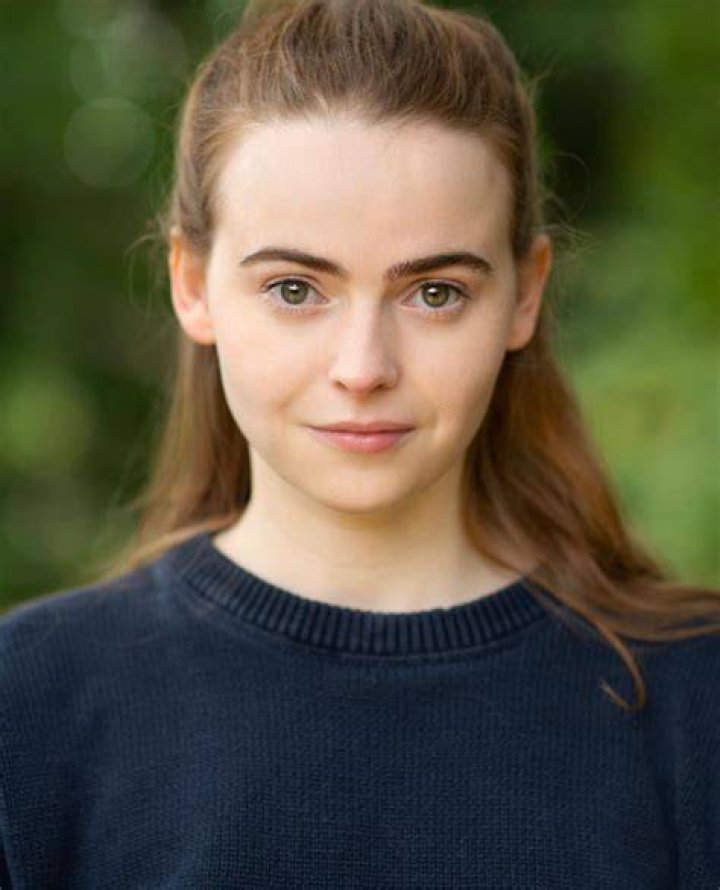 Daisy Waterstone Bio (Wiki) 