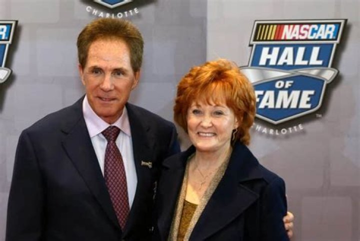 Darrell Waltrip - Age, Family, Bio