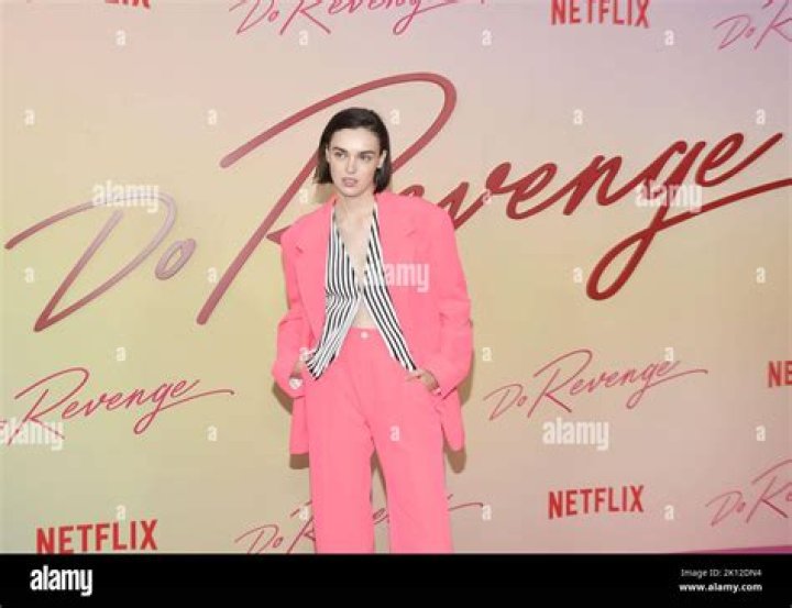 Do Revenge star Ava Capri