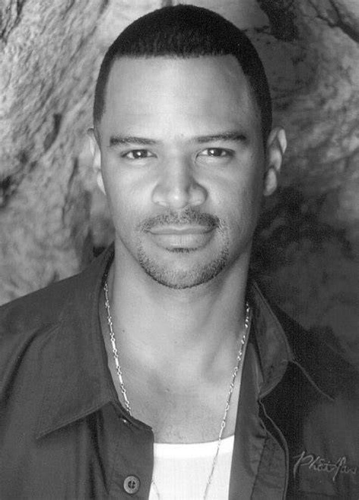 Dondre Whitfield photo