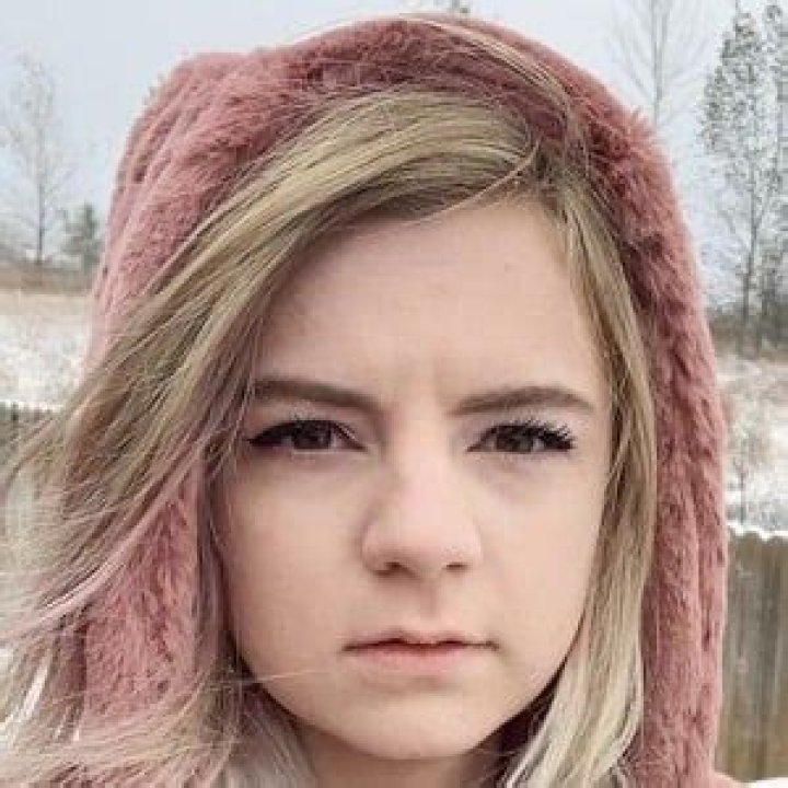 Elise Ecklund - Age, Family, Bio