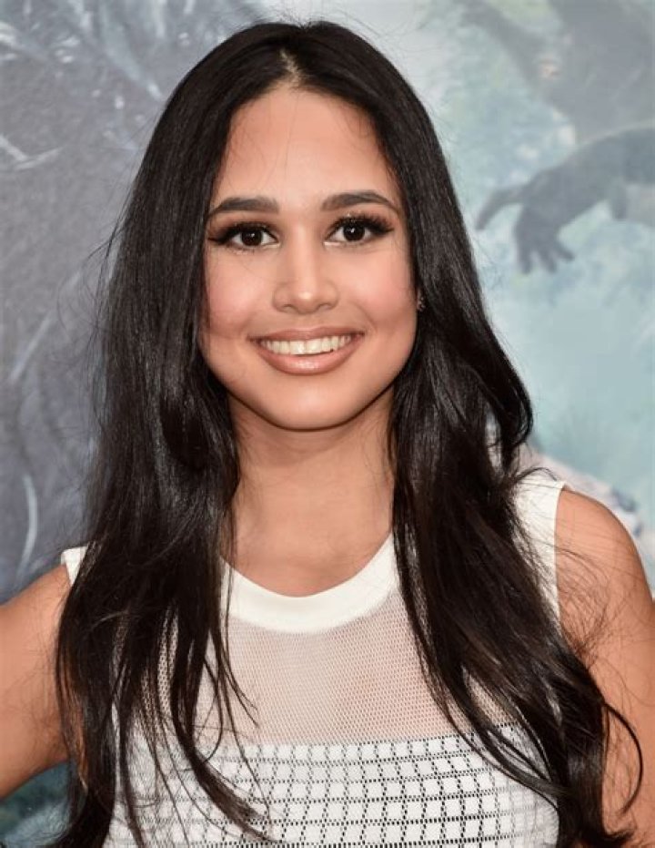 Emily Tosta Bio (Wiki) 
