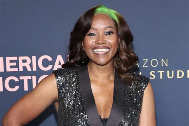 Erika Alexander photo 3