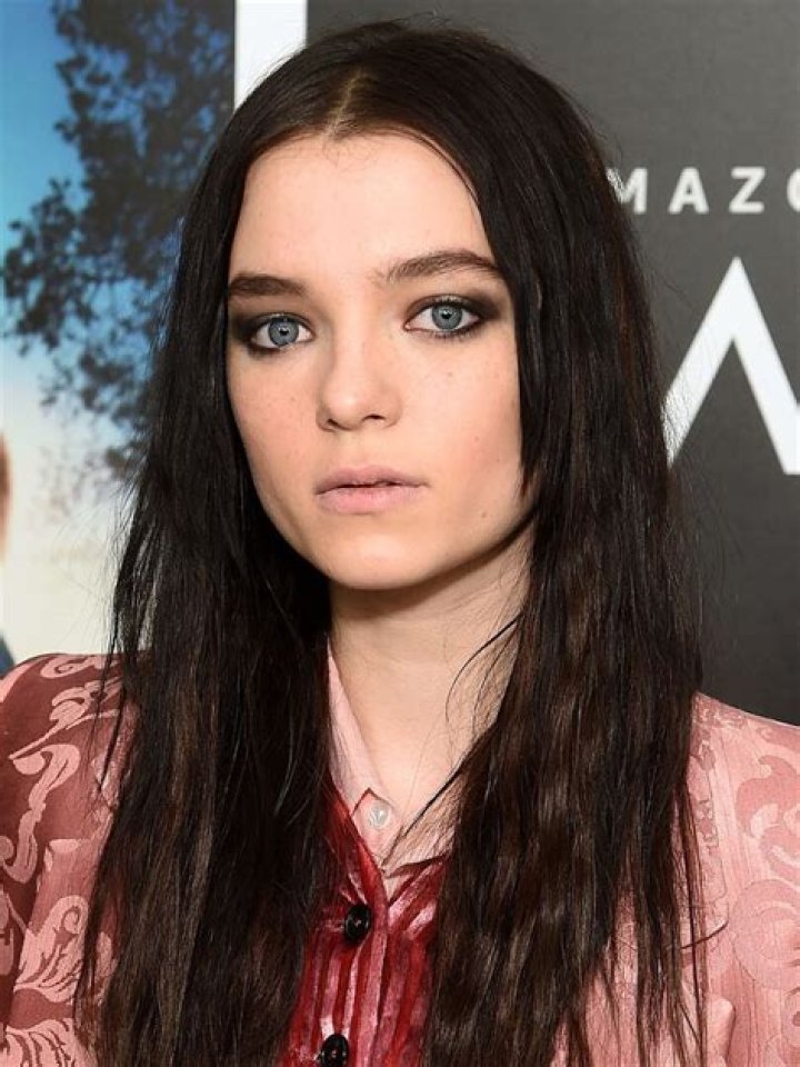 Esme Creed Bio (Wiki) 