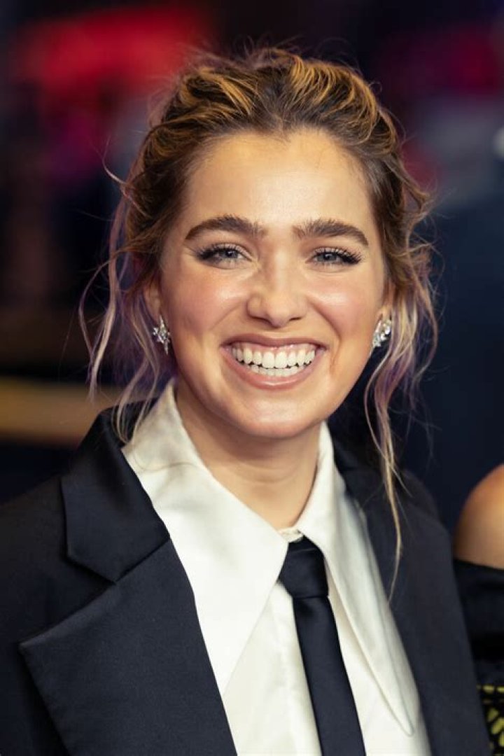 Haley Lu Richardson Bio (Wiki) 