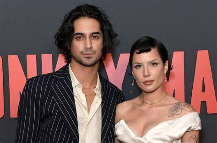 Halsey and Avan Jogia are dating, confirmed with a PDA filed date!