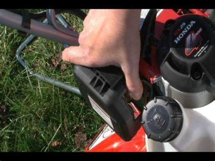 How do I start my Mantis tiller 4 stroke?