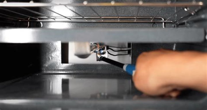How do you light a US range oven?
