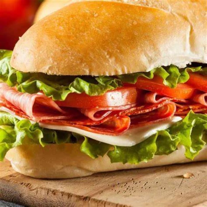 How do you make Subway Italian BMT?