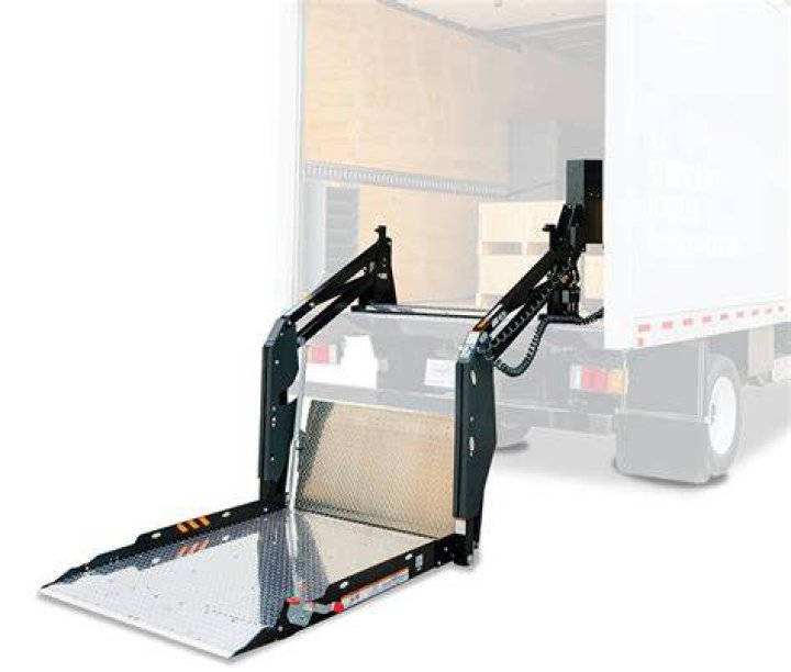 How do you use a Tommy lift gate?