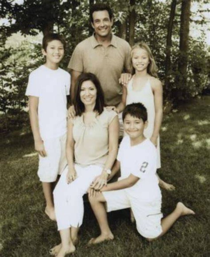 How many children does Frank Vascellaro have?