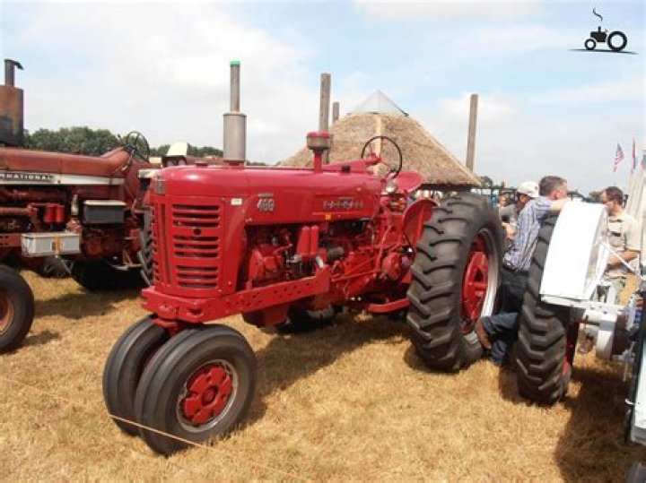 How much does a Farmall C weigh?