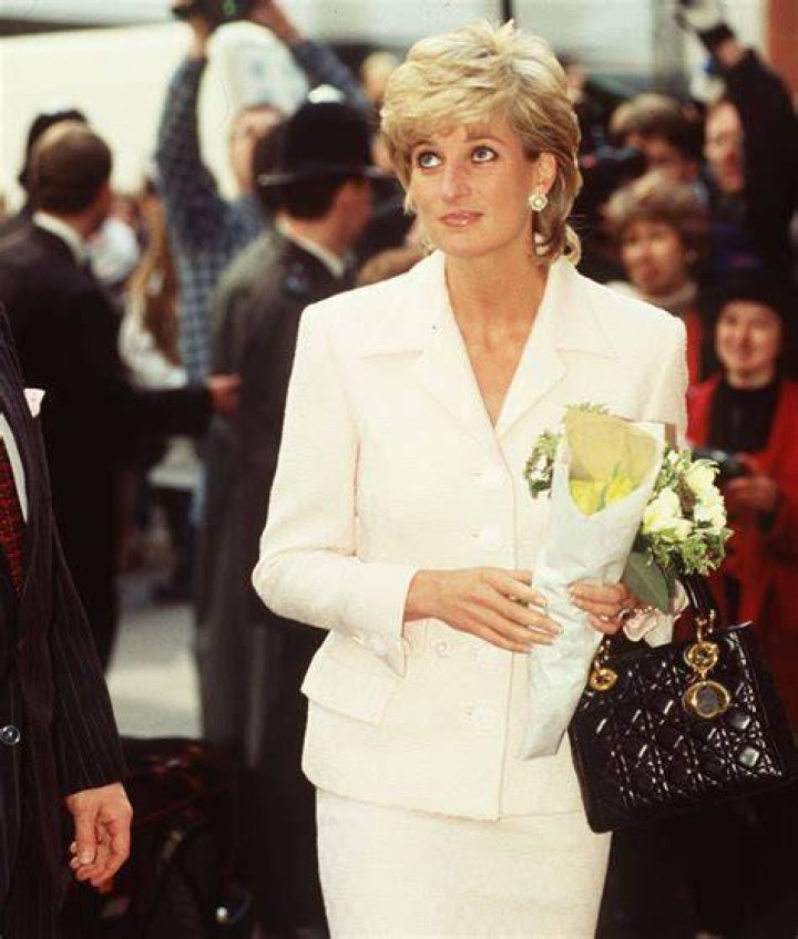 HRH PRINCESS OF WALES (Visiting the National Hospital for Neurology and Neurosurgery, Queen Square, London) COMPULSORY CREDIT: UPPA/Photoshot Photo UKWT 011125/26 06.03.1996