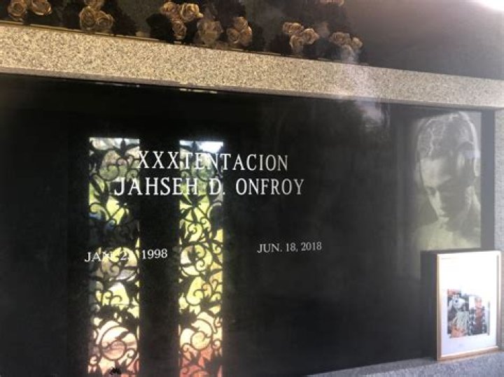 Jahseh Onfroy grave inside video