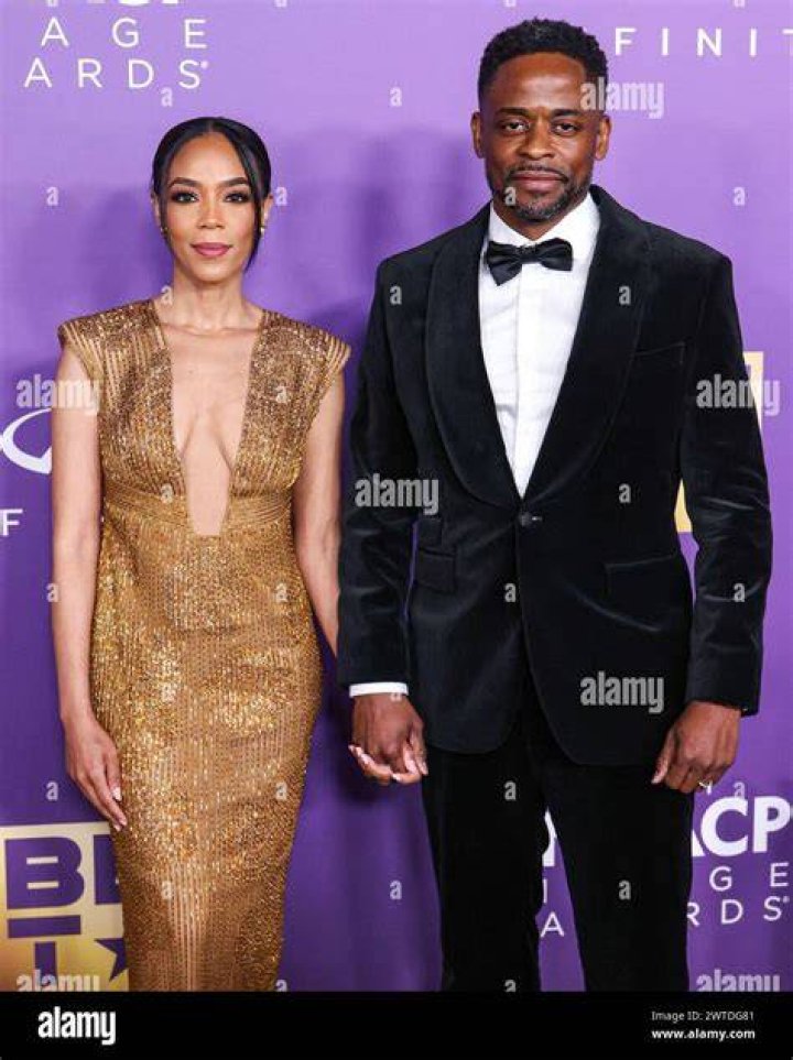 Jazmyn Simon is all set to take another step in her relationship; Engaged to boyfriend Dule Hill, Soon to hear wedding bells of the couple Jazmyn Simon is all set to take another step in her relationship; Engaged to boyfriend Dule Hill, Soon to hear wedding bells of the couple