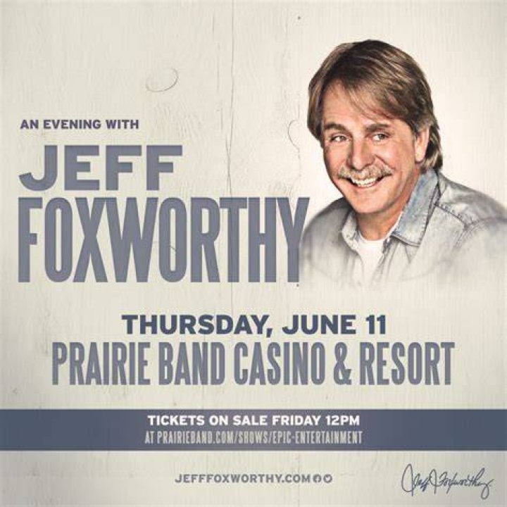 Jeff Foxworthy on a television, "The Jeff Foxworthy Show."
