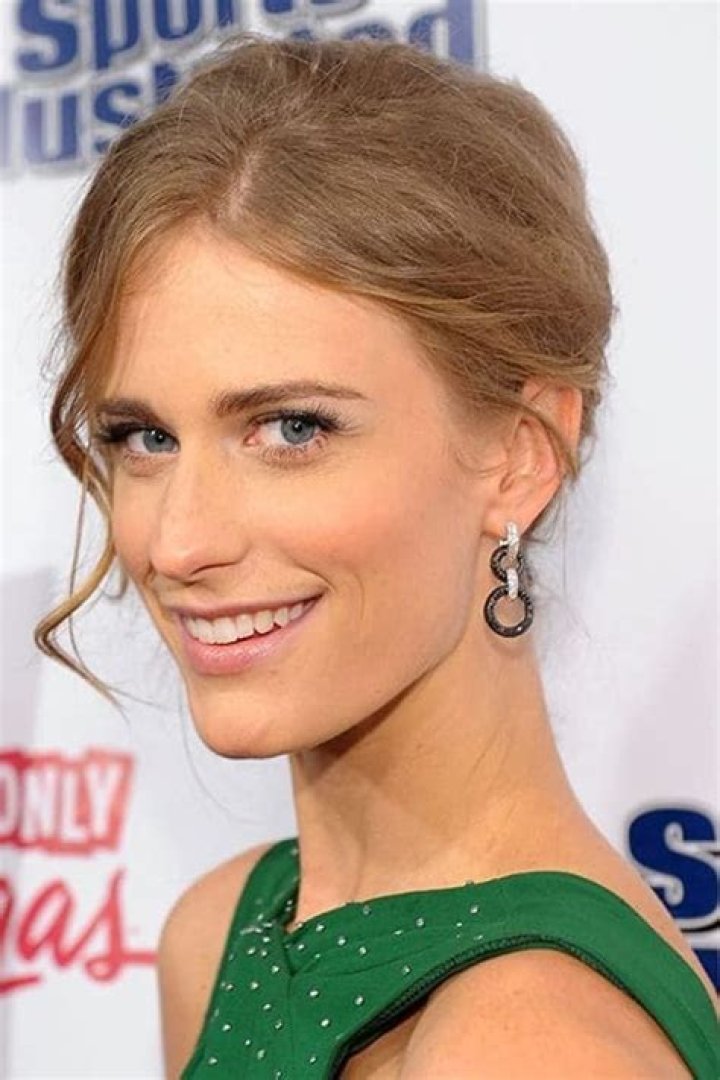 Julie Henderson Bio (Wiki) 