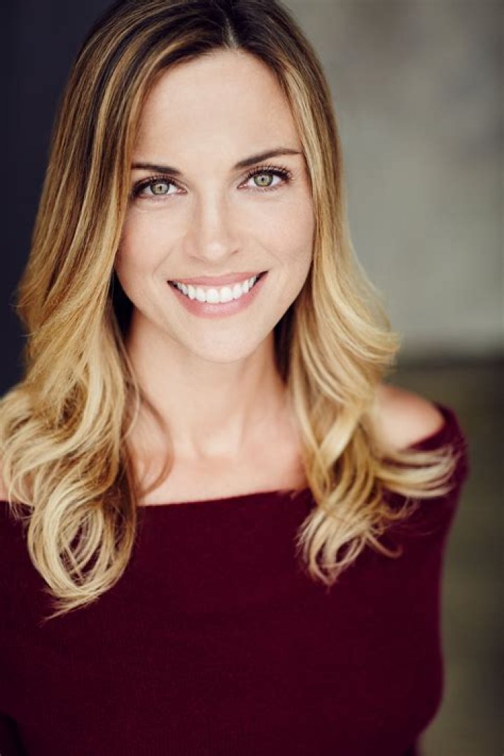 Kelly Sullivan Bio (Wiki) 