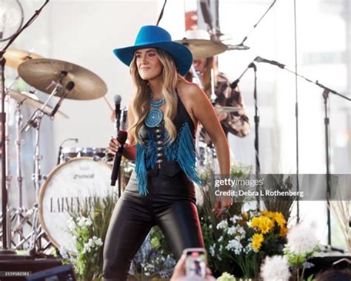 Lainey Wilson photo 3