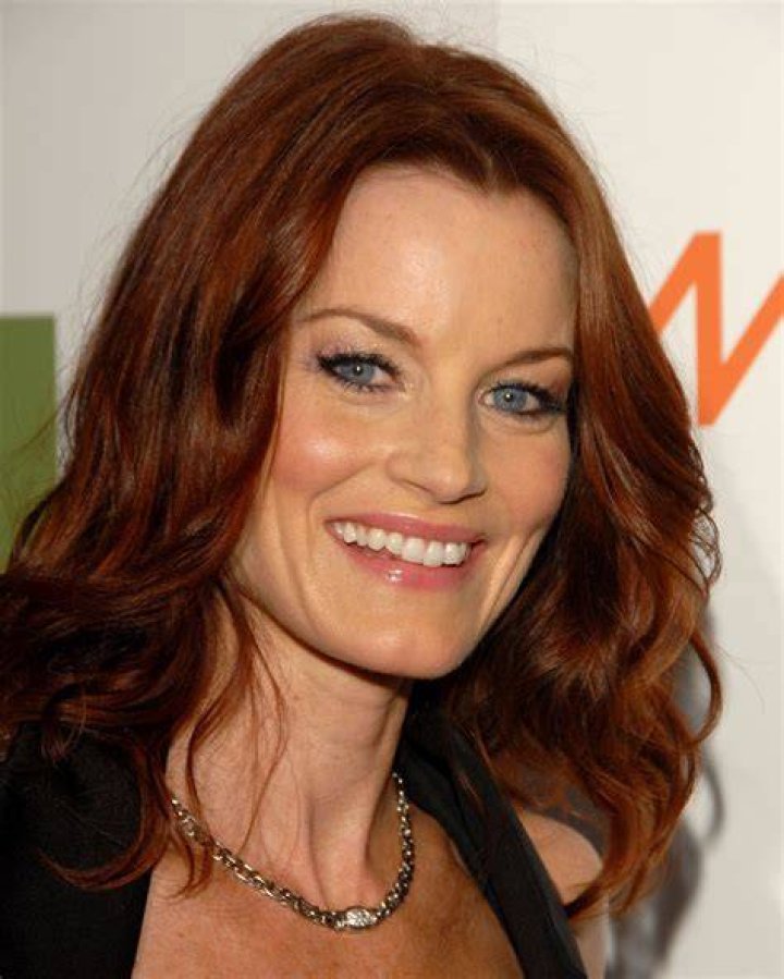 Laura Leighton Bio (Wiki) 