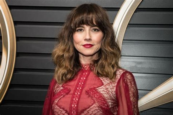 Linda Cardellini Linda Cardellini
