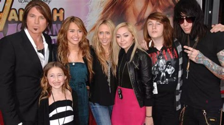 Miley Cyrus siblings names and ages
