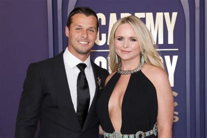 Miranda Lambert’s husband was technically single & messy AF when he met Miranda