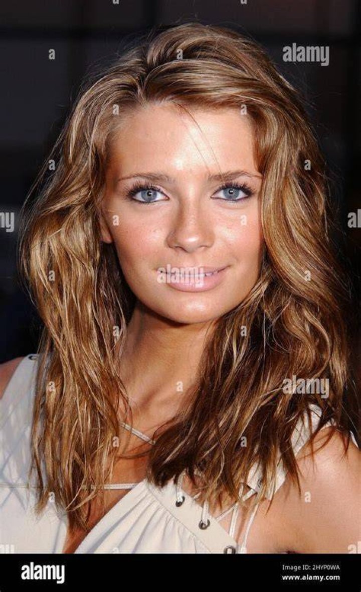 Mischa Barton photo 3