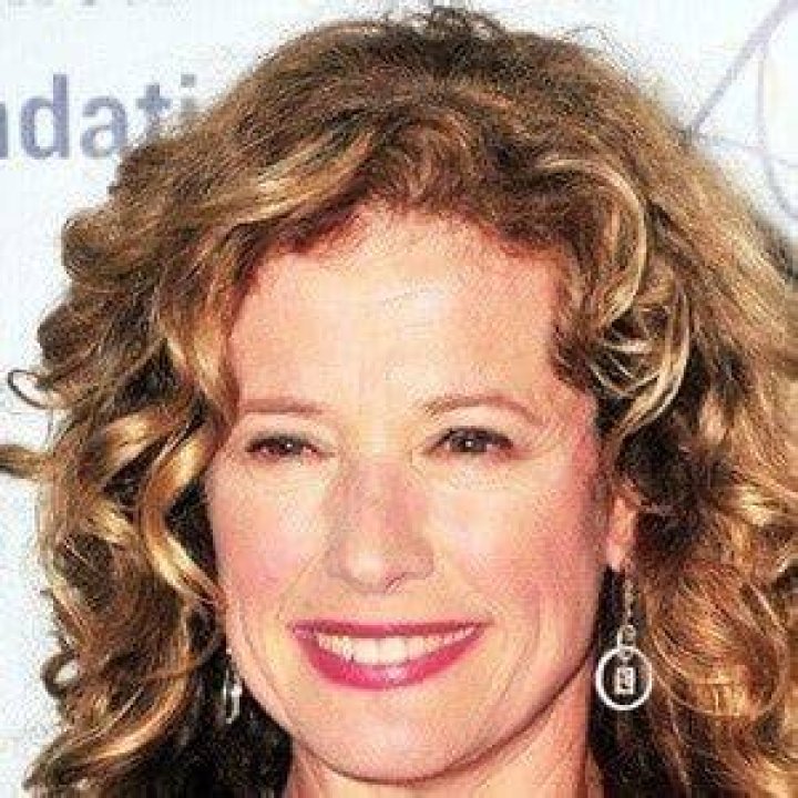 Nancy Travis - Age, Family, Bio