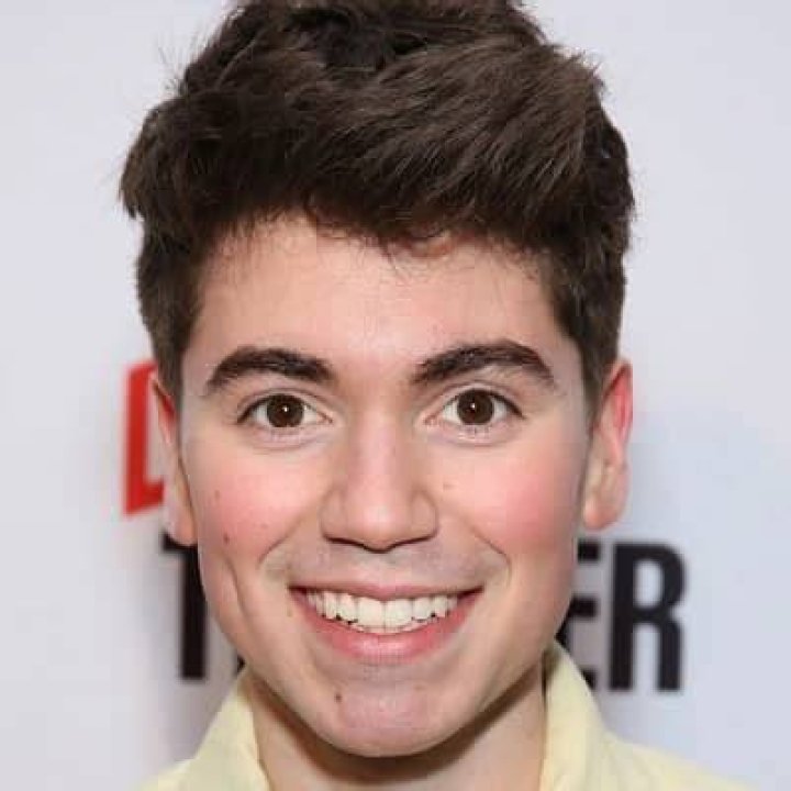 Noah Galvin Bio (Wiki) 