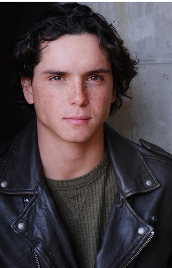 Noah Lomax Bio (Wiki) 