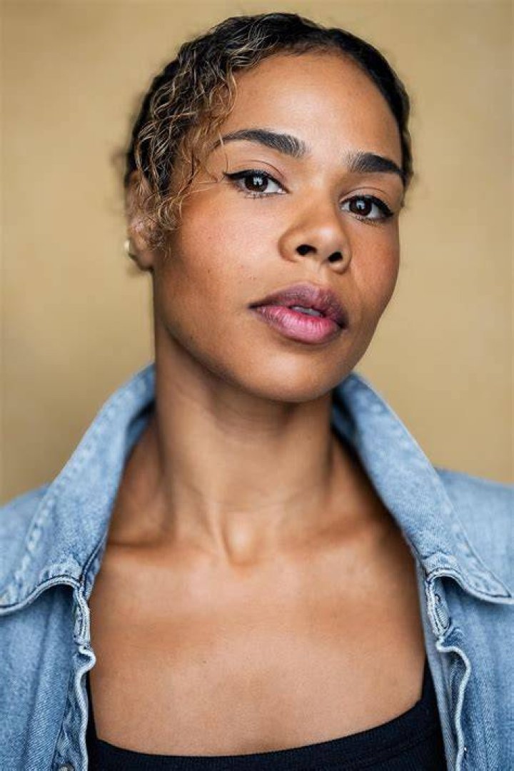 Roxy Sternberg Bio (Wiki) 
