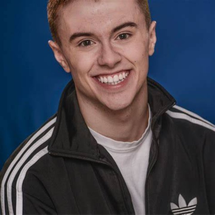 Ryan Sutherland - Age, Family, Bio
