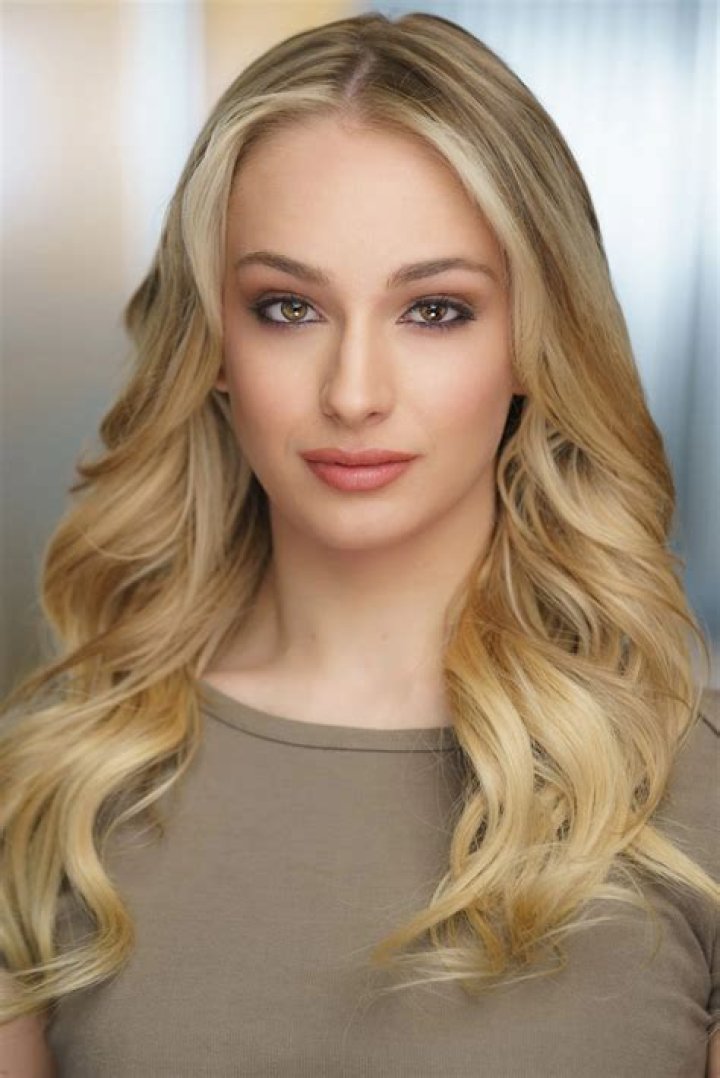 Sarah Reasons Bio (Wiki) 