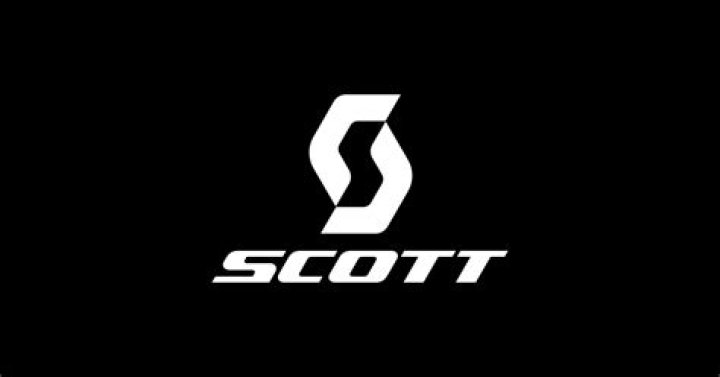 Scott's partner, Winona Ryder