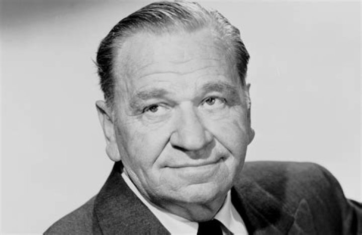 Wallace Beery photo
