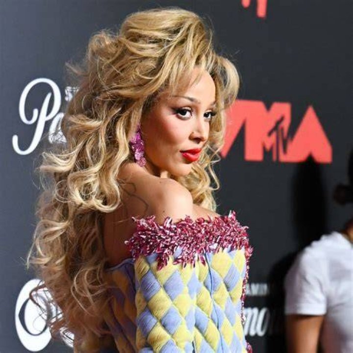 Why is Doja Cat so popular?