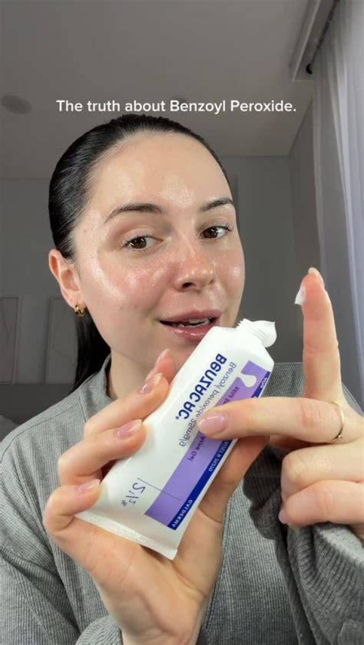 Will benzoyl peroxide bleach my sheets?