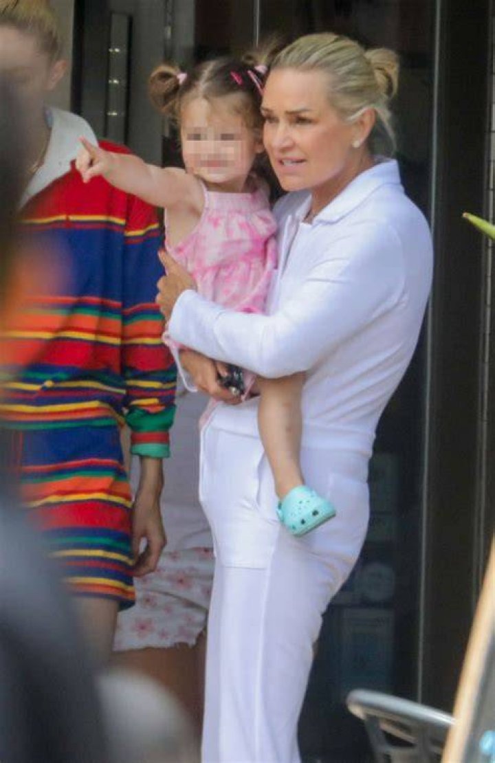 Yolanda Hadid: Starting her own show “Model Moms”; Helping the aspiring Teen Models to achieve Dreams!! Also about her guidance on Gigi and Bella Hadid!!! Yolanda Hadid with daughter